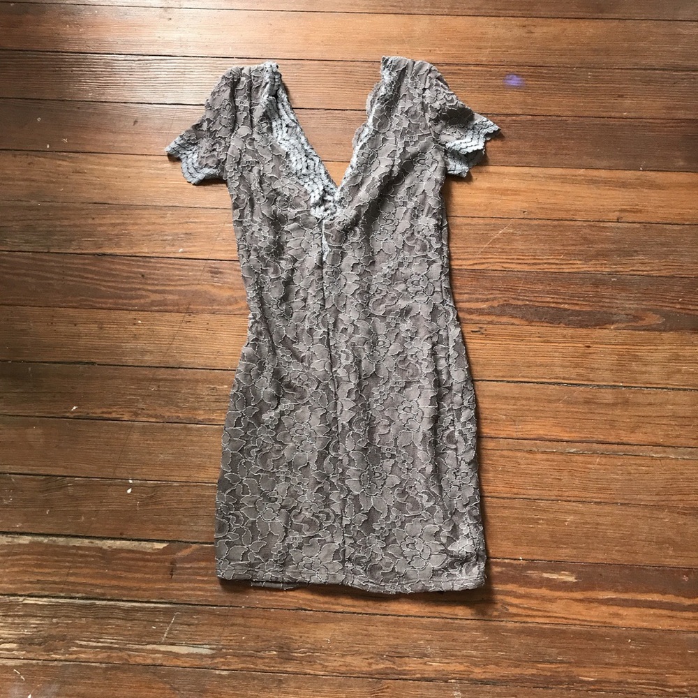 Lace v neck dress